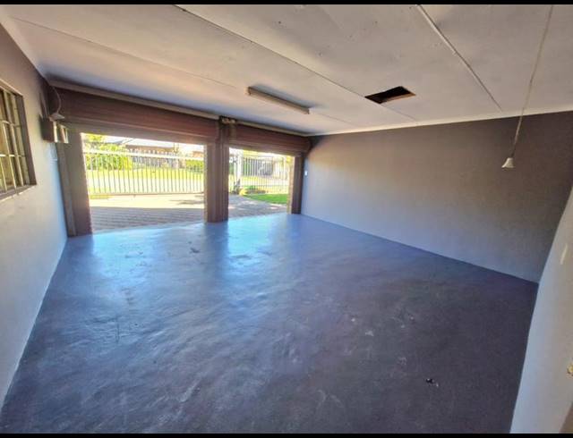 3 BEDROOM HOUSE FOR SALE IN SINOVILLE